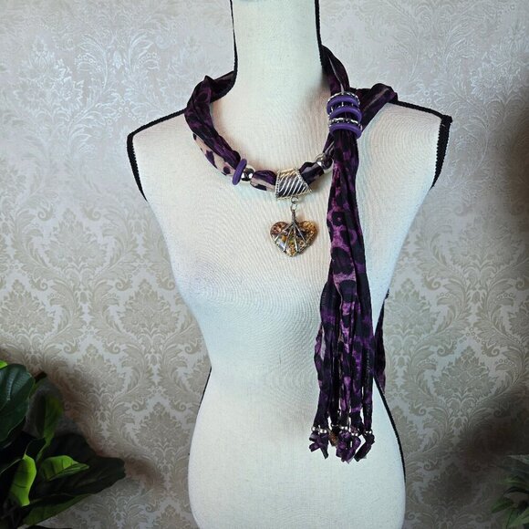 Very Moda Purple Animal Print Scarf Necklace Jewelry Multiple Ways to Style NWT - Picture 4 of 15